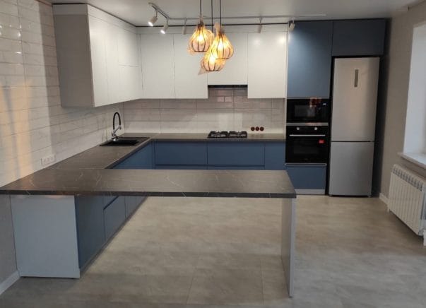 Кухня с барной стойкой Пандора 2,4х3,2х3,6 м