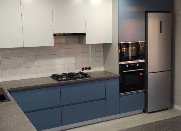 Кухня с барной стойкой Пандора 2,4х3,2х3,6 м
